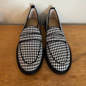 Ann Taylor Houndstooth Pattern Loafers- Size 7